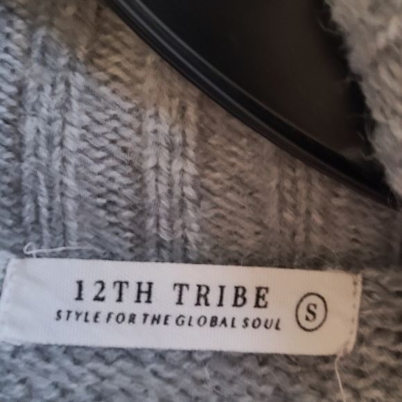 12th Tribe Sweater gray size small - Picture 5 of 7